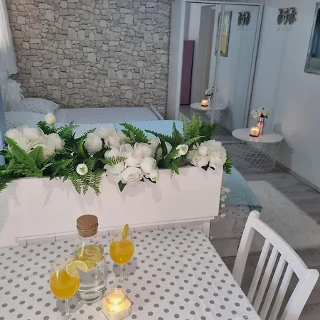 Nina Πανσιόν 3*