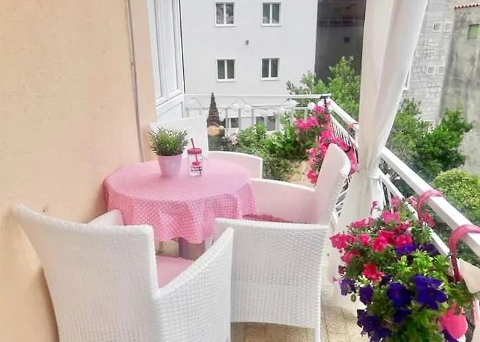 Nina 3* Baška Voda