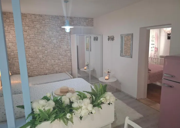 Nina 3* Baška Voda